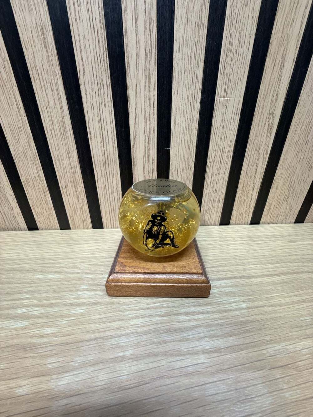 Vintage Golden Touch Alaska 24 Karat Pure Gold Flake Display Paperweight